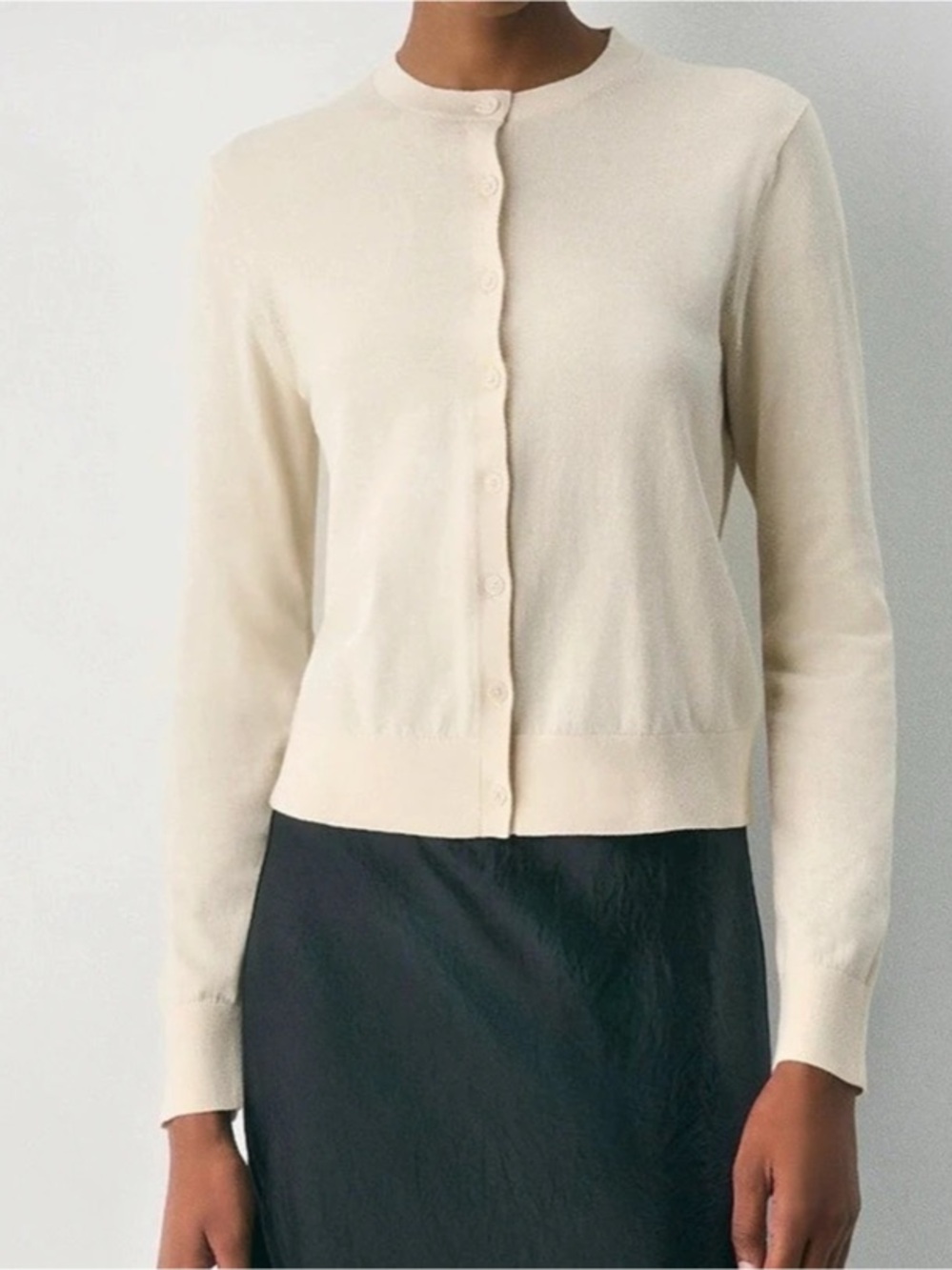 Crew Neck Cardigan Cream